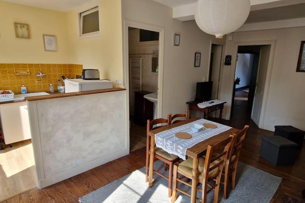 Appartement Dans Maison De Ville - 4 Personnes Олорон-Сент-Мари Экстерьер фото